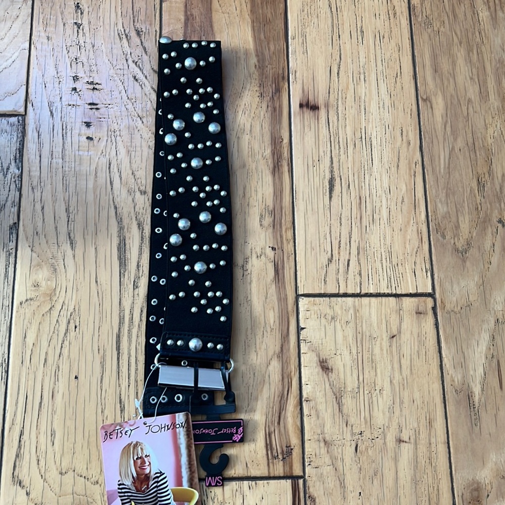 Betsy Johnson elastic belt